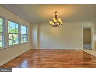 3211 Westview Dr, Reading, PA 19605 - photo 6