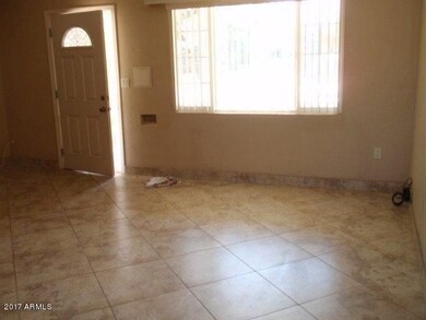 430 W. 7th St., Living Room