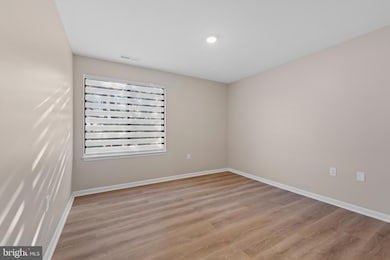 1102 Castle Harbour Way unit 3D, Glen Burnie, MD 21060 - photo 6