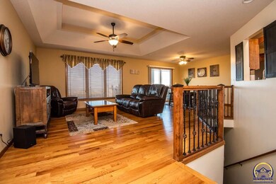 6302 SW 48th Place, Topeka, KS 66610 - photo 3