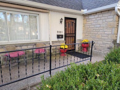 Front Porch/Patio Area