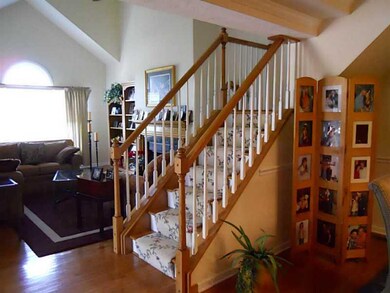 Entry/Foyer.
