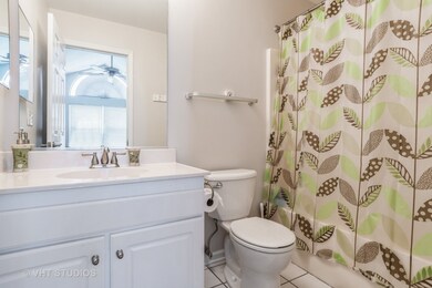 1939 Tamahawk Ln unit 107, Naperville, IL 60564 - photo 4