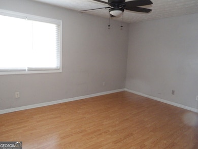 5119 Fairforest Dr, Stone Mountain, GA 30088 - photo 6