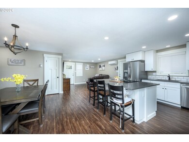 206 N 6th St, Carlton, OR 97111 - photo 7