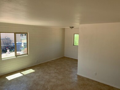 Back Unit Living Room