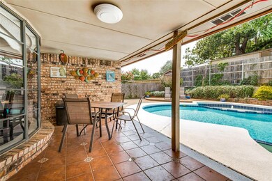 2525 Glenoaks Ct, Bedford, TX 76021 - photo 5