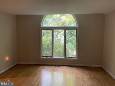 11579 Lake Newport Rd, Reston, VA 20194 - photo 7