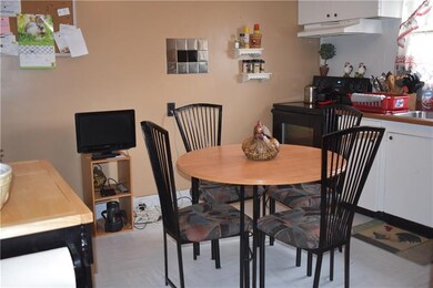 1313 Allen St, Aliquippa, PA 15001 - photo 2