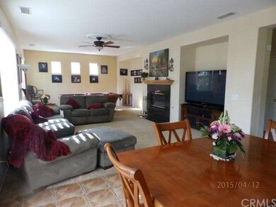 Open Floor Plan with Breakfast Nook & Kitchen