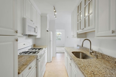 Garth Essex unit 4E4, Scarsdale, NY 10583 - photo 6