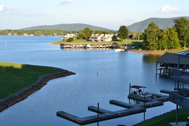 Top Floor -Furnished right on the water!