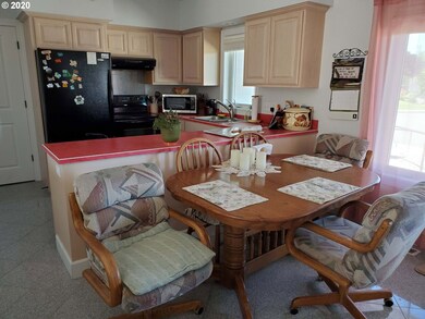 430 Frank Gilliam Dr, Heppner, OR 97836 - photo 4