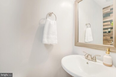 940 Magnolia Blossom Ct, Sykesville, MD 21784 - photo 3