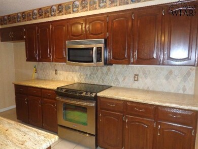 1521 Carol Ln, Wichita Falls, TX 76302 - photo 3