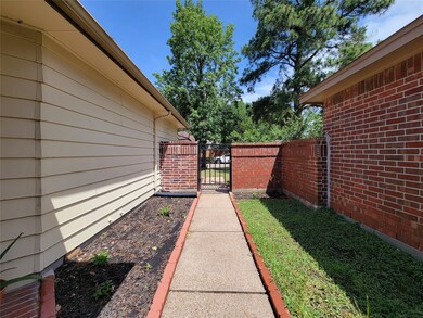 7122 River Garden Dr, Houston, TX 77095 - photo 3