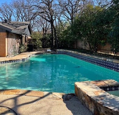 2853 Stephanie Ln, Hurst, TX 76054 - photo 3