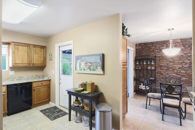 Kitchen & Dining room