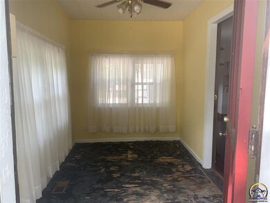 659 SW MacVicar Ave, Topeka, KS 66606 - photo 4