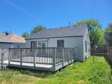 2255 Vine Ave, Klamath Falls, OR 97601 - photo 2