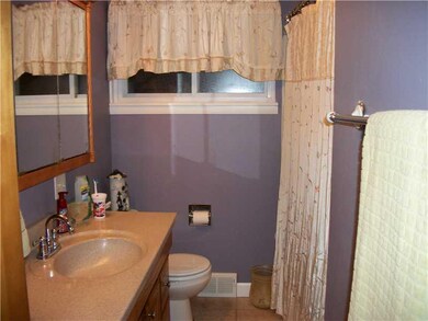 Full Bath. MAIN BATH ON MAIN FLOOR
