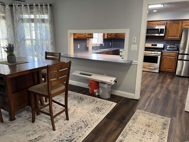 Kitchen with sink, kitchen peninsula, stainless st