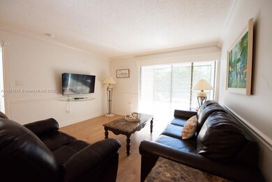 201 178th Dr unit 323, Sunny Isles Beach, FL 33160 - photo 6