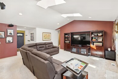 203 105th St SE, Everett, WA 98208 - photo 3