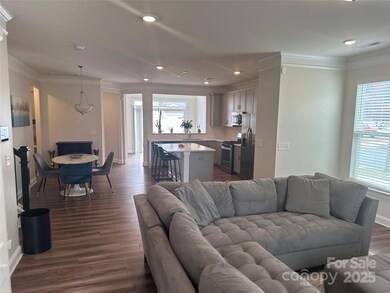 2004 Blewett Dr, Charlotte, NC 28269 - photo 4