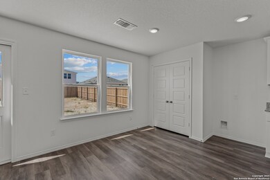 4053 Bermuda Ln, Seguin, TX 78155 - photo 6