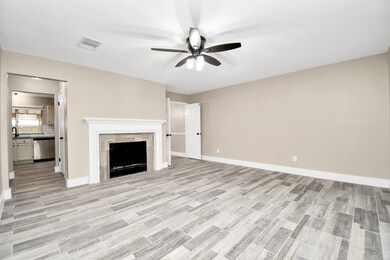 4016 Ivywood Dr, Pearland, TX 77584 - photo 4