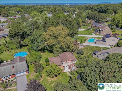 1560 Chaucer Ln, Bethlehem, PA 18017 - photo 5