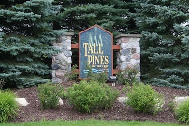 1935 Tall Pines Dr SE unit 30, Grand Rapids, MI 49546 - photo 2