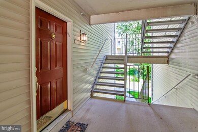 2320 Falls Gable Ln unit J, Baltimore, MD 21209 - photo 2