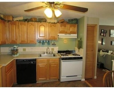 345 Hildreth St unit 21, Lowell, MA 01850 - photo 2