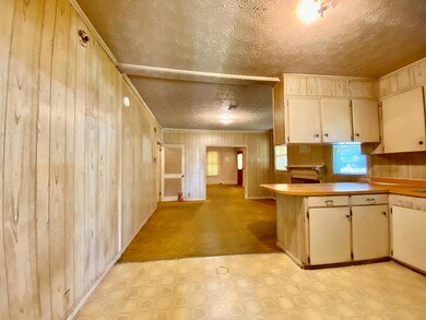 402 W Lemon St, Fitzgerald, GA 31750 - photo 7