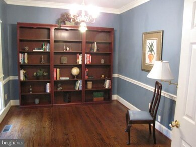 20616 Belwood Ct, Sterling, VA 20165 - photo 5