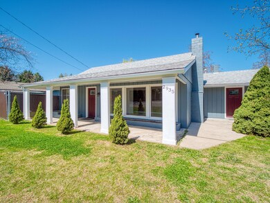 2935 E McAndrews Rd, Medford, OR 97504 - photo 3