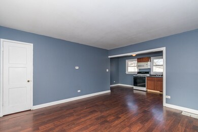 1644 Mckay St unit 4, Waukegan, IL 60087 - photo 2