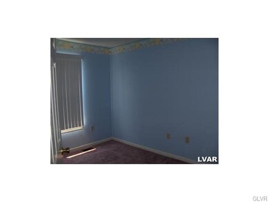 602 Abbe Ct, Freemansburg, PA 18017 - photo 4