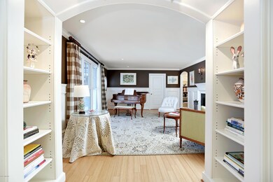 38 Benjamin St, Old Greenwich, CT 06870 - photo 4