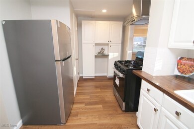 29211 Armadale Ave, Wickliffe, OH 44092 - photo 6