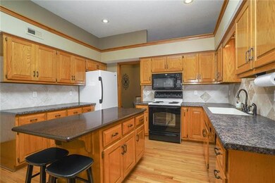 5532 Brownridge Dr, Shawnee, KS 66218 - photo 7