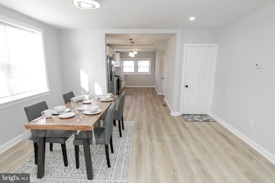 819 Bartram Ave, Darby, PA 19023 - photo 4