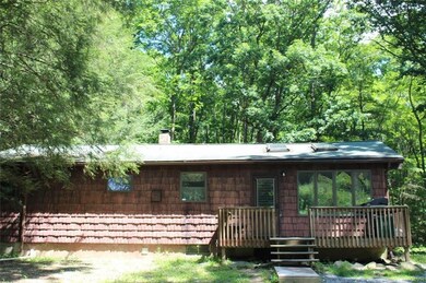 154 Sorrel St, Stroudsburg, PA 18360 - photo 2