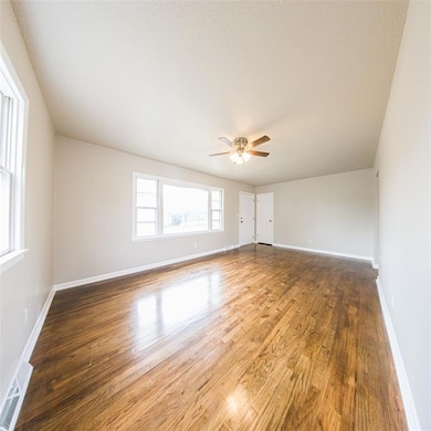 1430 E 27th St, Des Moines, IA 50317 - photo 6