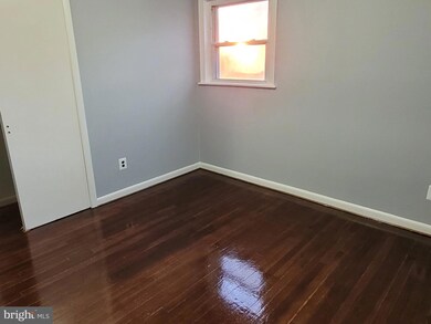 16005 Crest Dr, Woodbridge, VA 22191 - photo 7