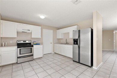 3312 Mallory Dr, Edinburg, TX 78541 - photo 4