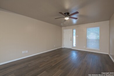 9006 Clearwood Path, Universal City, TX 78148 - photo 5