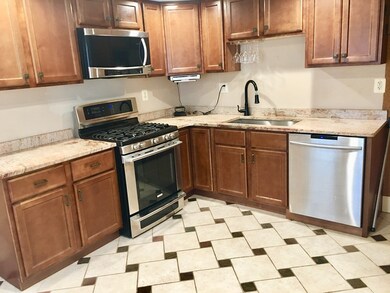 93 Burghardt St, Springfield, MA 01109 - photo 5